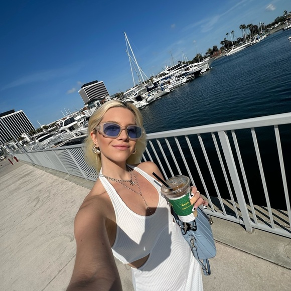 Meet your Posher, Gigi - Picture 4 of 5